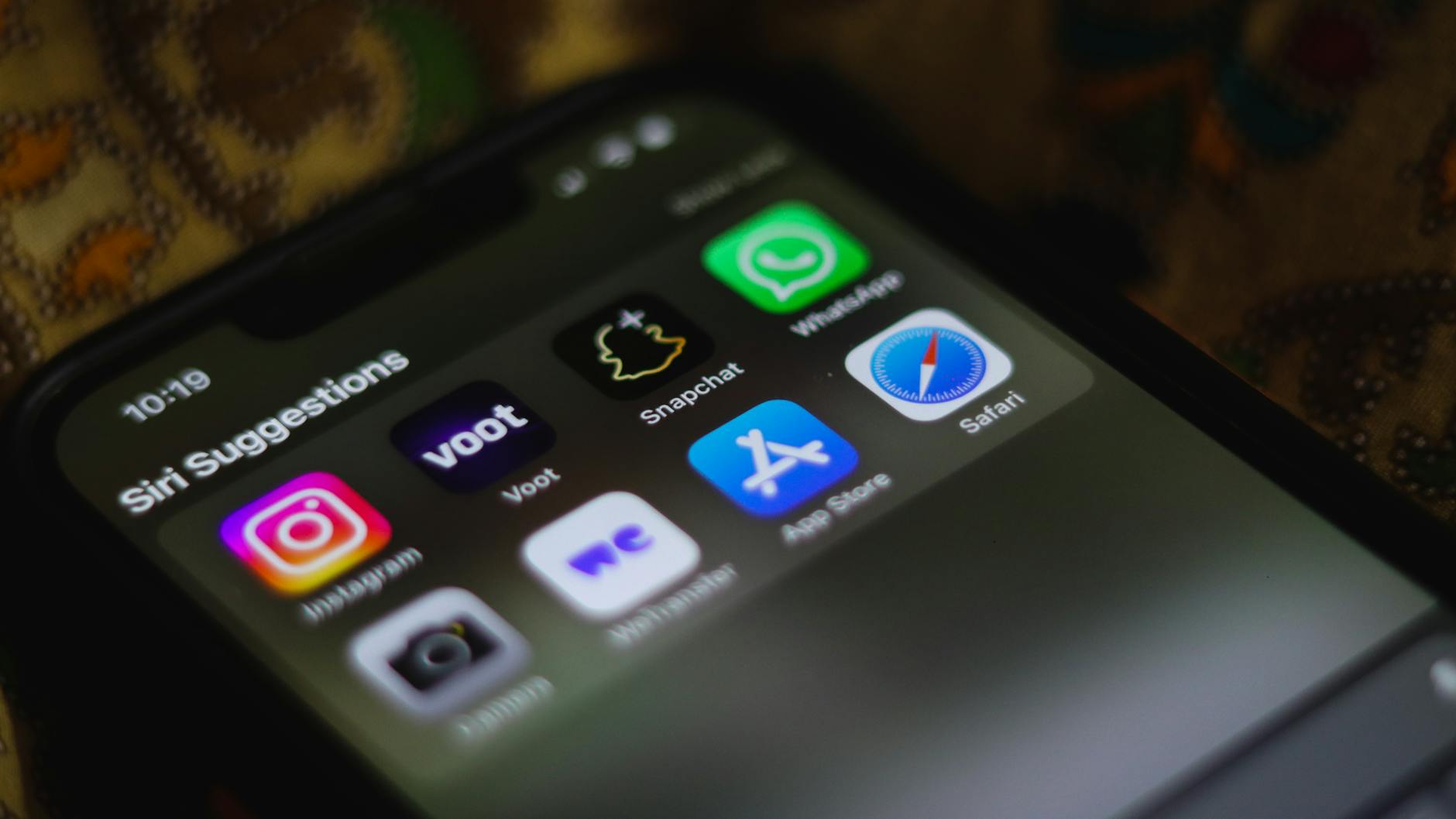 iOS 27 Leaks Show Siri Rebuilt Around Google Gemini Ahead of WWDC